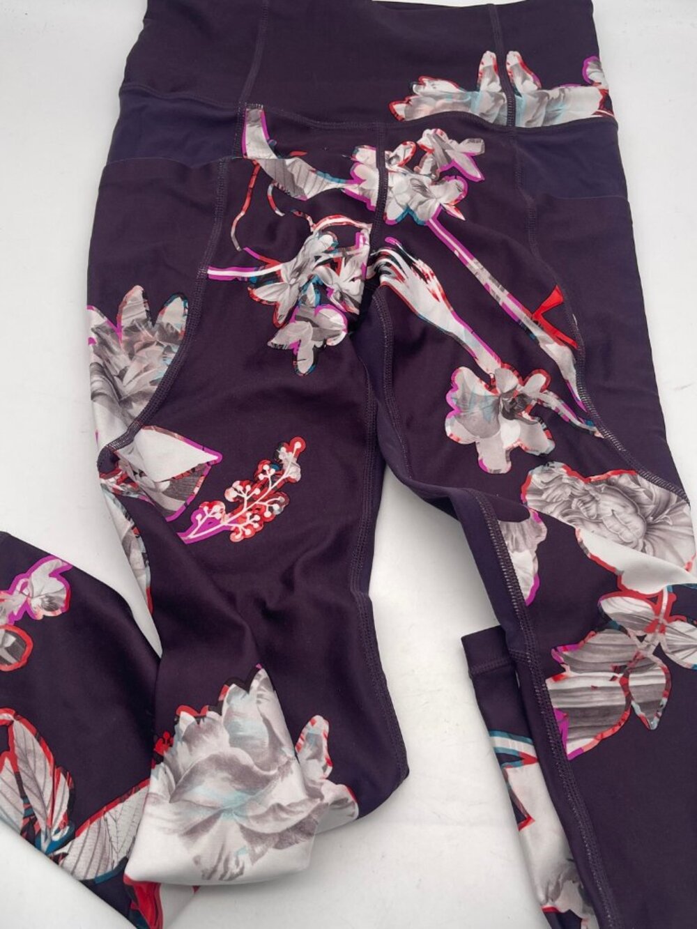 Athleta Salutation Stash Pocket Magnolia Legging Size XS Purple Floral 7/8 T5
